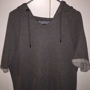 Short sleeve sweater